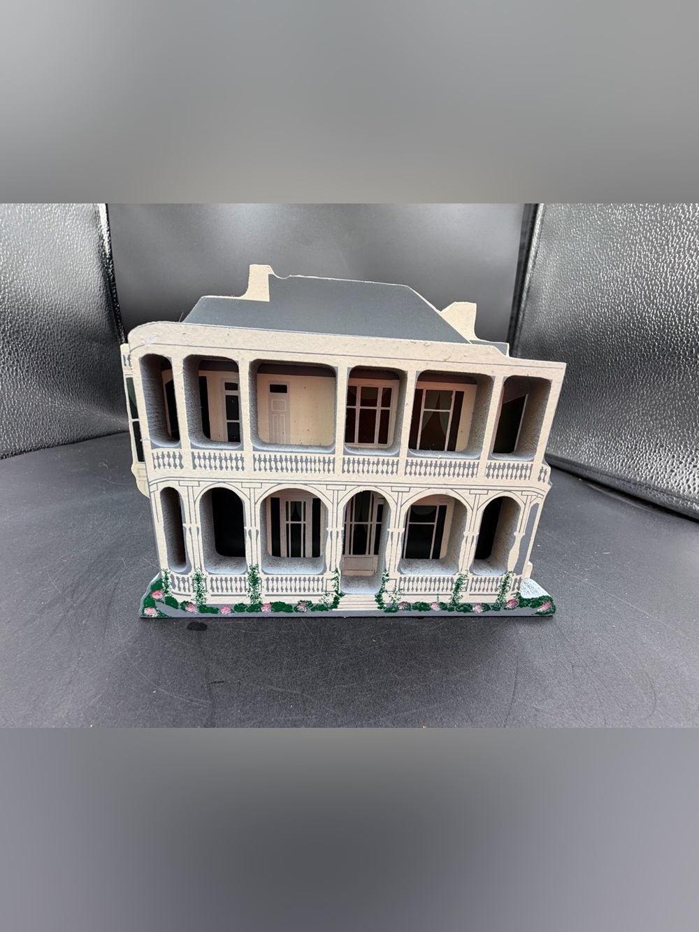 Sheila's Collectables Autographed 2 Meeting Street Wooden House Charleston SC